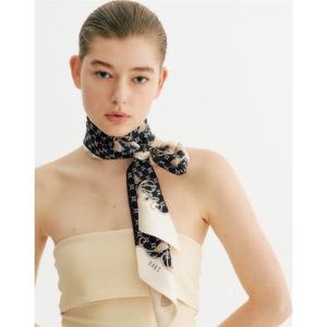 [선물포장/쇼핑백동봉]블랙 DD DAKS 롱 스키니 실크스카프 DCSC5F455