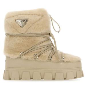 25 FW 프라다 로고 플라크 시어링 청키 앵클 부츠 1U032NF040173