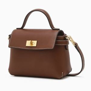 [헤지스ACC] 브라운 단색 소가죽 미니크로스백 HIWA5F781W2