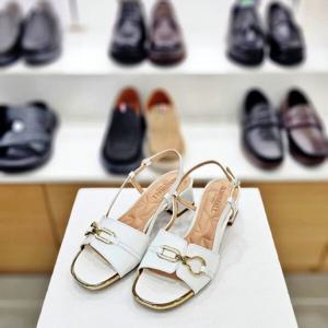 [탠디]골드 고리 장식 여성 4CM굽 샌들 화이트 124042_DG