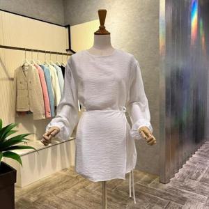 [ab.f.z]AOZ1QB31C_박시 라운드 랩 블라우스