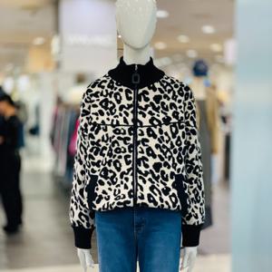 [클리지]루즈핏 레오파드 집업 니트 점퍼 CP8WPD01