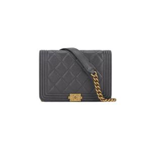 샤넬 보이 샤넬 체인 미니백 그레인드 카프스킨   골드 메탈 다크 그레이 AP2464-B08358-NI691