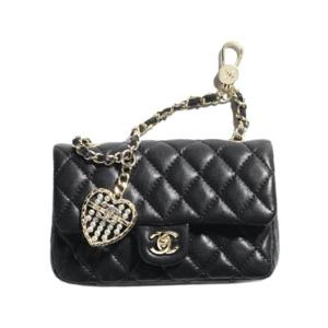 샤넬 클래식 후크 달린 미니백 램스킨   골드 메탈 블랙 AP4760-B21221-C3906