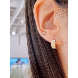 미니골드 18K 텍스처 라인 링귀걸이 EETM4565