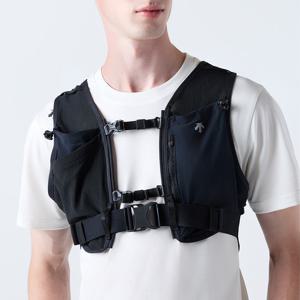 [데상트공식] 러닝 힙색형 베스트 SQ323RBG70