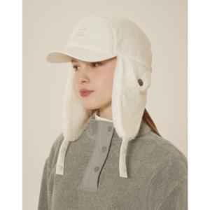 헤지스 골프 여성 24FW 품절임박 아이보리 여성 패딩 귀달이 캡모자 HWHE4F705IV