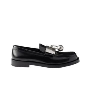 프라다 브러쉬드 레더 로퍼 메탈 링 블랙 2DB234-055-F0002