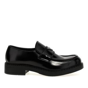 프라다 트라이앵글 로고 브러시드 가죽 로퍼 2DE127FG000055 F0