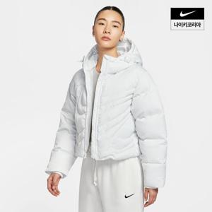 [나이키] 스포츠웨어 스우시 시리즈 여성 써마 핏 오버사이즈 다운 패딩 재킷 IB2006-121