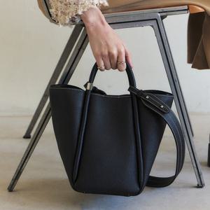 [헤지스]베리백 클래식 블랙 레더 토트겸 숄더백L HIBA5E184BK