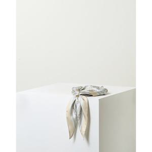 [헤지스]HISC5F343B1_여성 블루 프린트 실크 스카프