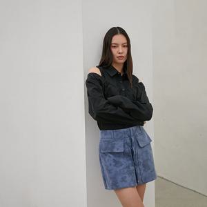 [에고이스트]어깨 트임 셔링 볼륨 오프숄더 투웨이 블라우스 (EQ3WB862)