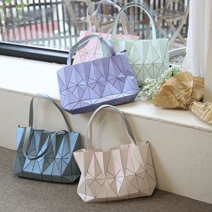 [쉬즈마담]A42360 색감예술 파스텔 입체큐브 숄더백 60대 엄마옷