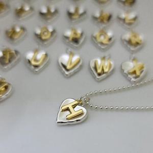 925순은 러브하트 레이어드 이니셜 투톤 목걸이