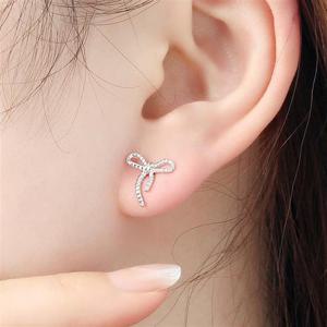 [비쥬홀릭] 실버925 백금도금 리본 매듭 귀걸이