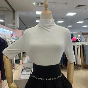 오프리미츠 HC26 가격인하 로맨틱해  반넥 기본핏 반팔 여성스런 티셔츠  낭구홈플러스 M24Ts1308