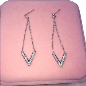 스털링실버 V 긴 귀걸이 ON