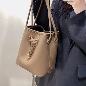 [프롬슈] 대학생 직장인 토트 숄더백 데일리 파우치백 포함