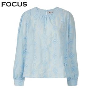 펀칭 자수 라운드 블라우스_VFI5S1BL5221