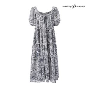 [나인식스뉴욕(영캐릭터)]스모크 스퀘어넥 패턴 프릴 원피스 (NP7OP016M0)