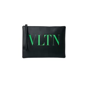 발렌티노 VLTN 로고 클러치 블랙 그린 P0Q83JEYIN4