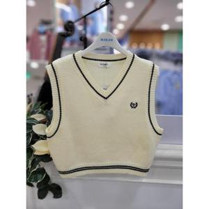 에꼴리에 세이브존06 슬림핏 크롭 니트조끼 24A5052