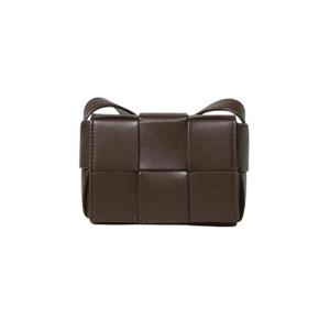 보테가 베네타 미니 카세트백 라이트 브라운 크루즈 737999V29E02026