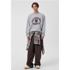 [후아유] Varsity Lettering Sweatshirt   WHMWF4901U