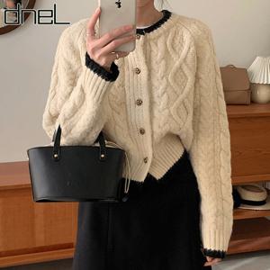 [드넬]배색꽈배기가디건DWC53725A