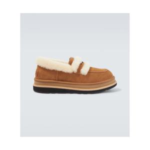 사카이 x UGG 스웨이드 시어링 페니 로퍼 P01141248