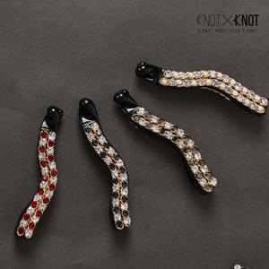 [KNOTXKNOT] 체코큐빅으로 만든 멀티컬러 큐빅 2줄 웨이브 바나나핀