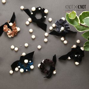 [KNOTXKNOT] 배색 진주트리밍 벨벳 곱창 헤어밴드