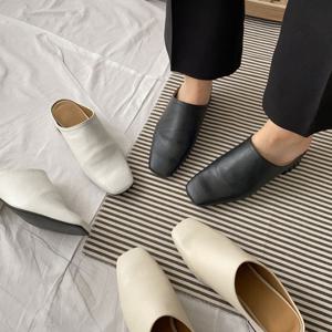 깔끔 심플한 로우굽 데일리 뮬 슬리퍼 RJ-m3400