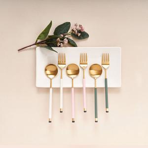 보겐 카라 큐브 커트러리 골드 디저트 스푼 포크 버터나이프 택