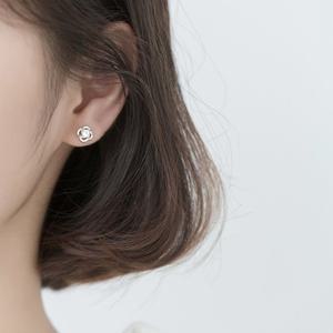 에르모사제이 E076 은귀걸이 / 실버 925 큐빅 미니 꽃 귀걸이