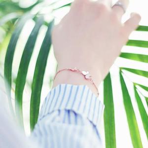 [키치아일랜드] 로이드 자개 나비 여성 큐빅팔찌