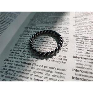 [노블른] 써지컬 서지컬 스틸 꽈배기 실 반지