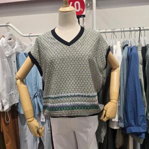 오프리미츠 HC26 50%추가20%더 브이넥 패턴프린트 캡소매 나시 시폰블라우스 B23bl2801