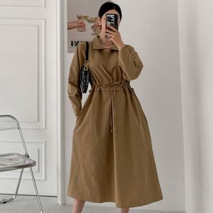 샵앤) 끈조절 카라 지퍼 플레어 롱 원피스 CAT-WDR-3833-네이비