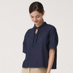 샵앤) 여성 노치넥 스트랩 펀칭 반팔 블라우스 CL-WBL0436