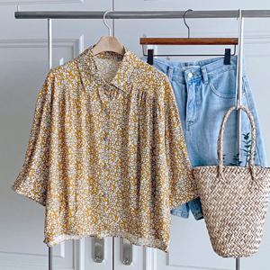 샵앤) 여성 카라넥 잔꽃무늬 가볍고 시원한 여름 블라우스 DGB-WBL-4568-머스터드