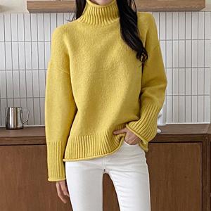 [올리비에스클로젯]베이직 하이넥 돌돌이 니트_O2511KN063D