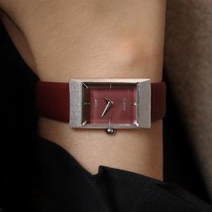 [럼튼] 30대여성시계 바우스 럼튼 그리드 버건디실버