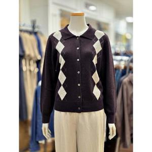 BCBG 세이브존02 아가일 카라 울 가디건 B5C8K223