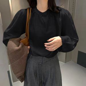 샵앤) 여성 레이스 셔링 라운드 오피스룩 긴팔 블라우스 SML-WBL-4919-블랙