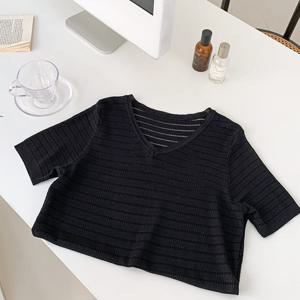 샵앤_ 윙클 여성 V넥 단가라 반팔 니트티 BONG-WKN-3208-블랙