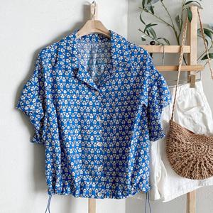 샵앤) 여성 카라넥 세잎클로버 루즈핏 반팔 블라우스 BONG-WBL-4515-블루