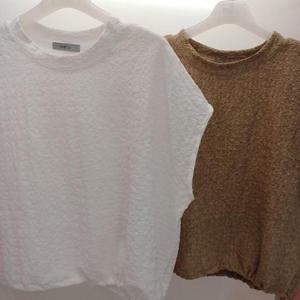 Destijl HC06 스판 캡소매 품넉넉한 엠보 라운드 나시민소매 티블라우스 D2531ts03