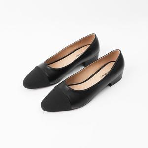 [신난다슈]여성 펌프스 구두 힐 3cm 플랫 단화  투톤 배색 발편한 낮은굽 SKE242841 블랙